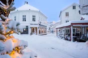 Christmas lights and snowy conditions in Grimstad centre.
